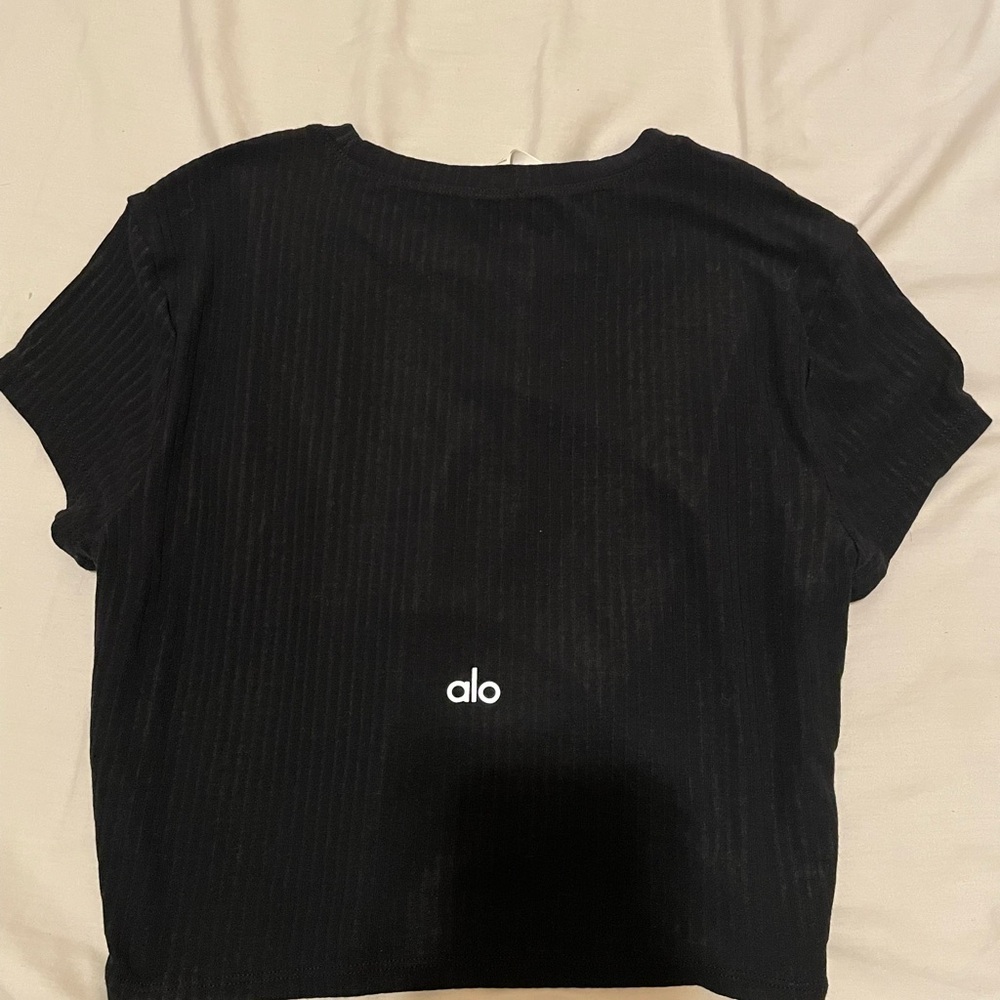 ALO soft crop top finesse short sleeve cropped